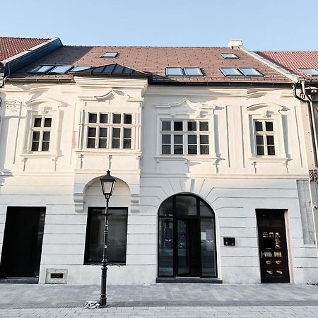 Hviezdoslavova Apartments, Trnava Centre, Parking Available エクステリア 写真