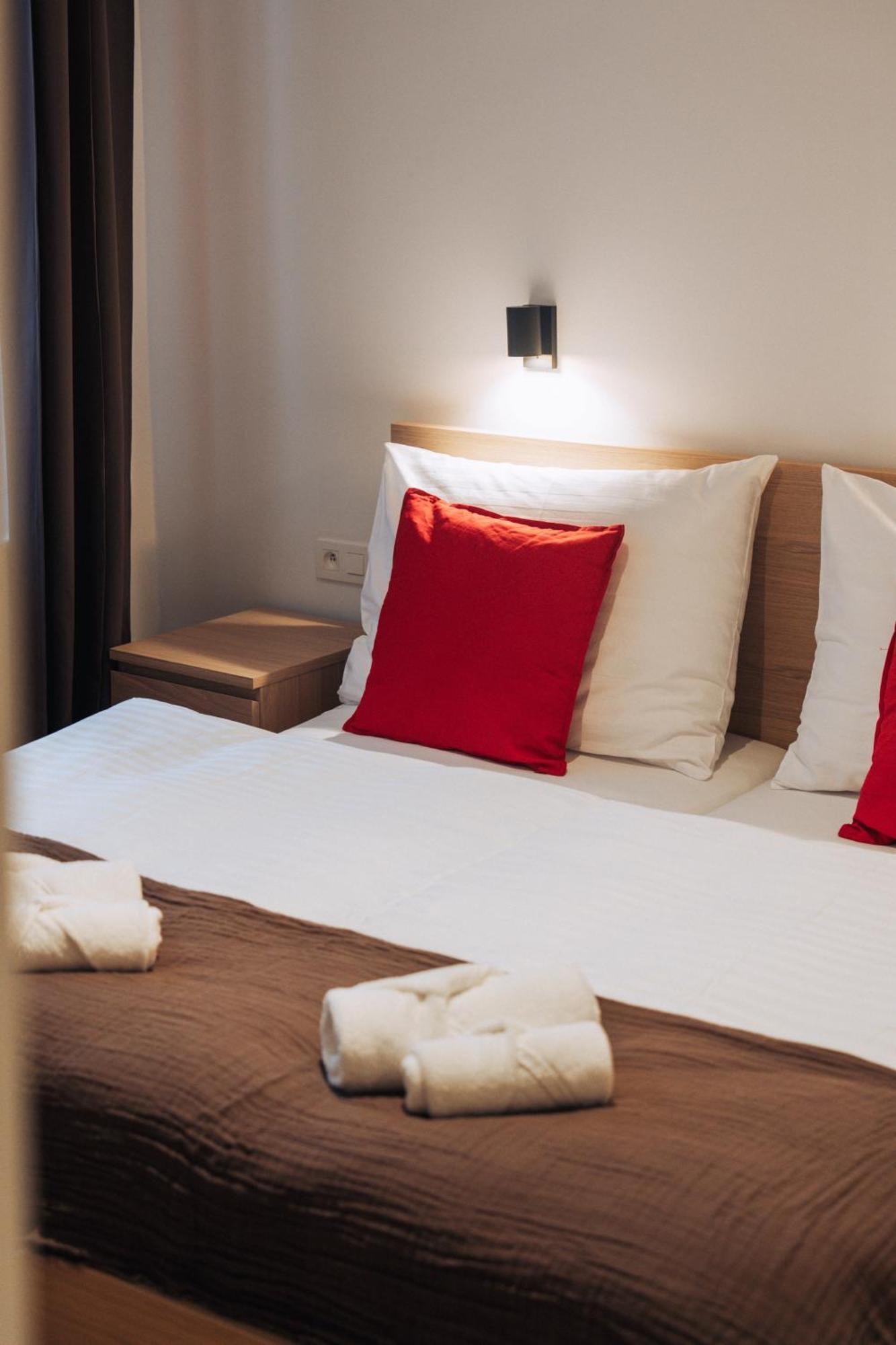 Hviezdoslavova Apartments, Trnava Centre, Parking Available エクステリア 写真