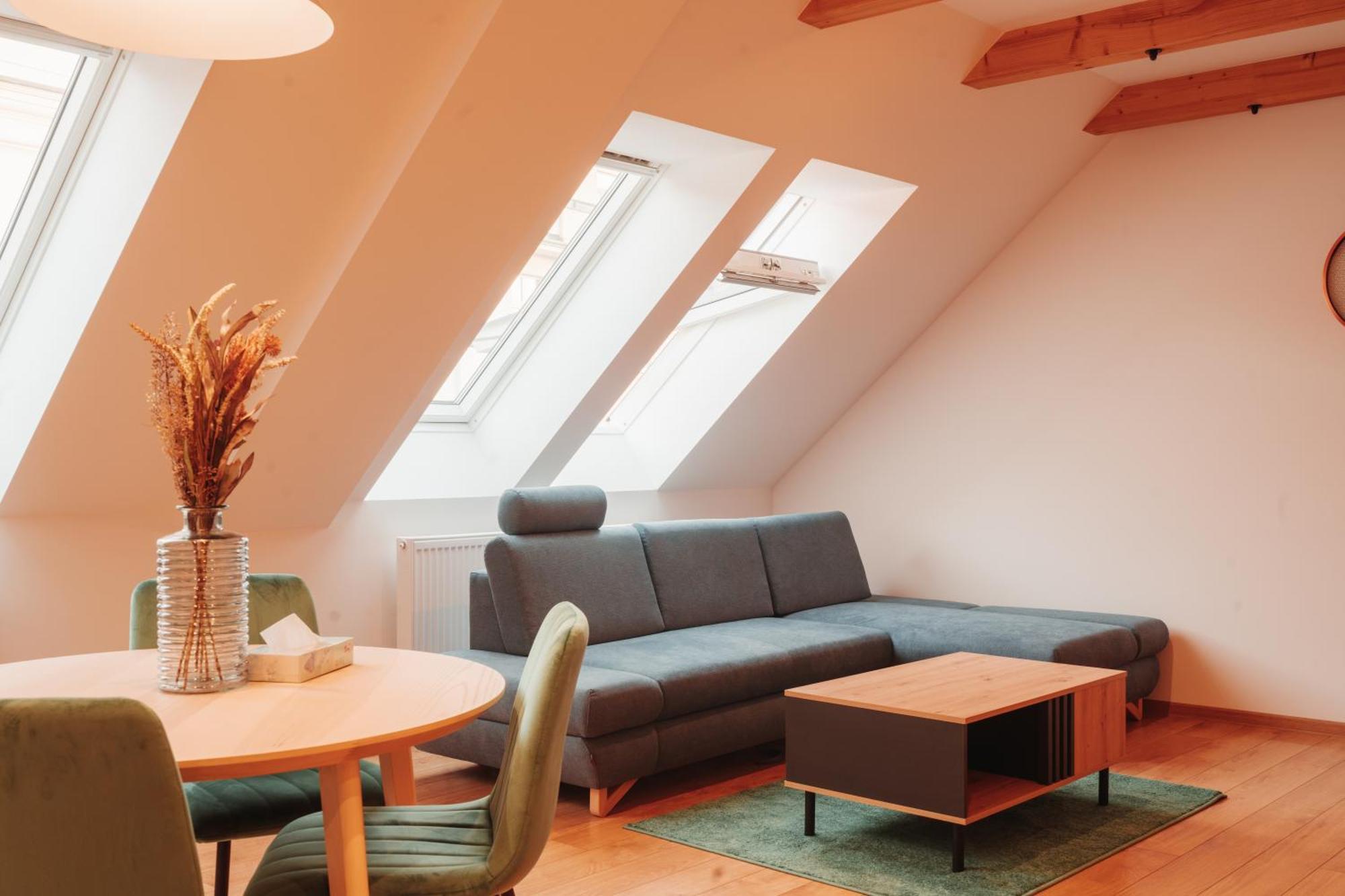 Hviezdoslavova Apartments, Trnava Centre, Parking Available エクステリア 写真