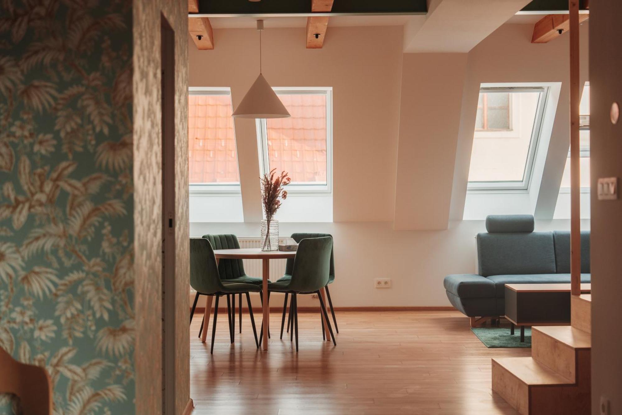 Hviezdoslavova Apartments, Trnava Centre, Parking Available エクステリア 写真