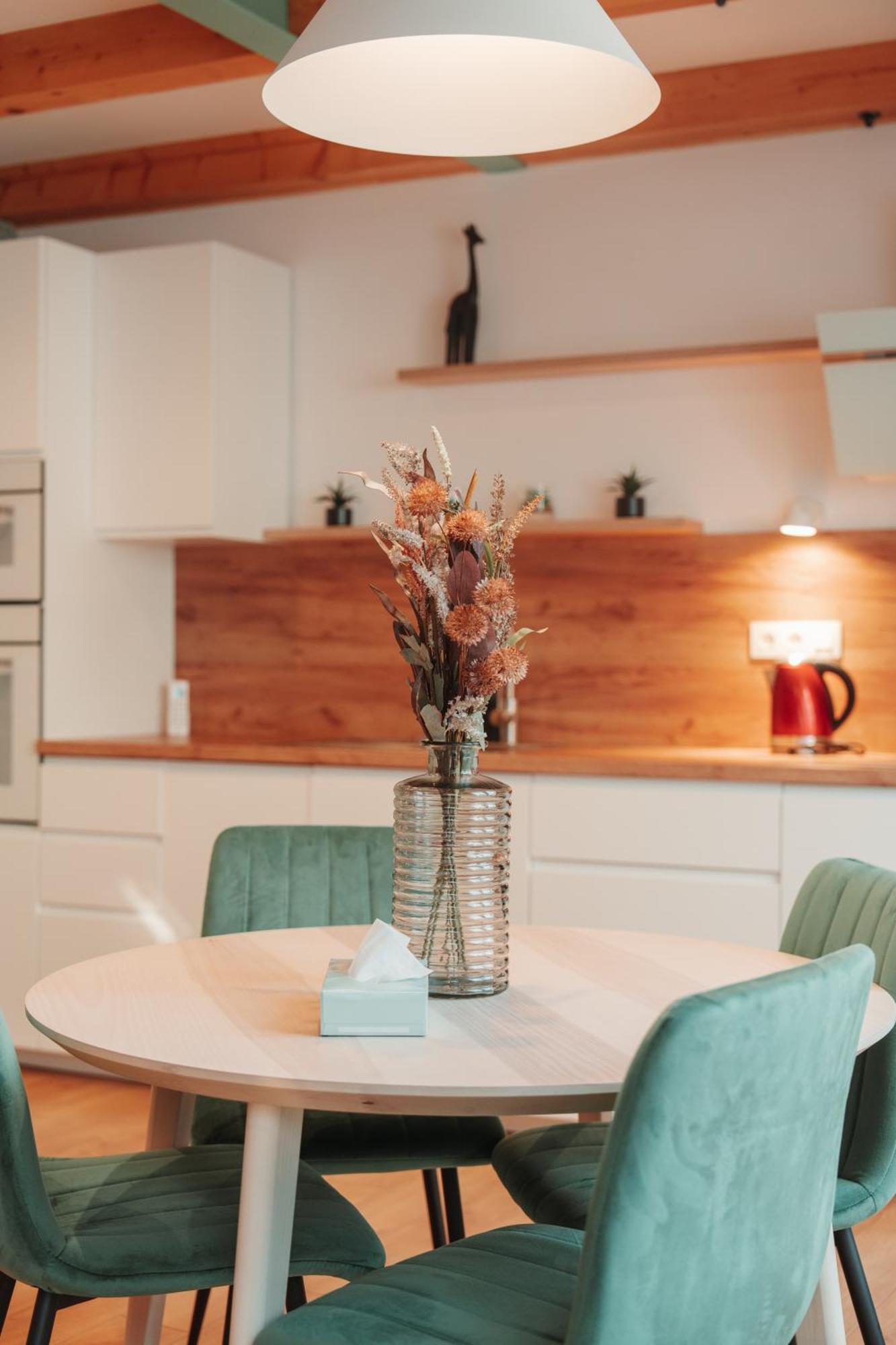 Hviezdoslavova Apartments, Trnava Centre, Parking Available エクステリア 写真