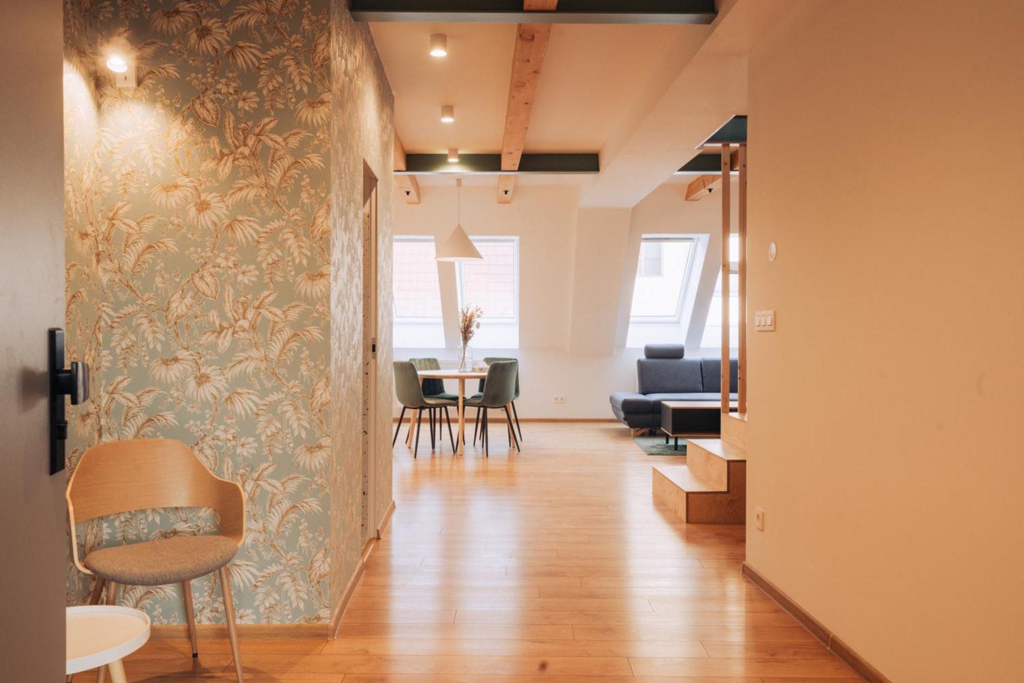 Hviezdoslavova Apartments, Trnava Centre, Parking Available エクステリア 写真