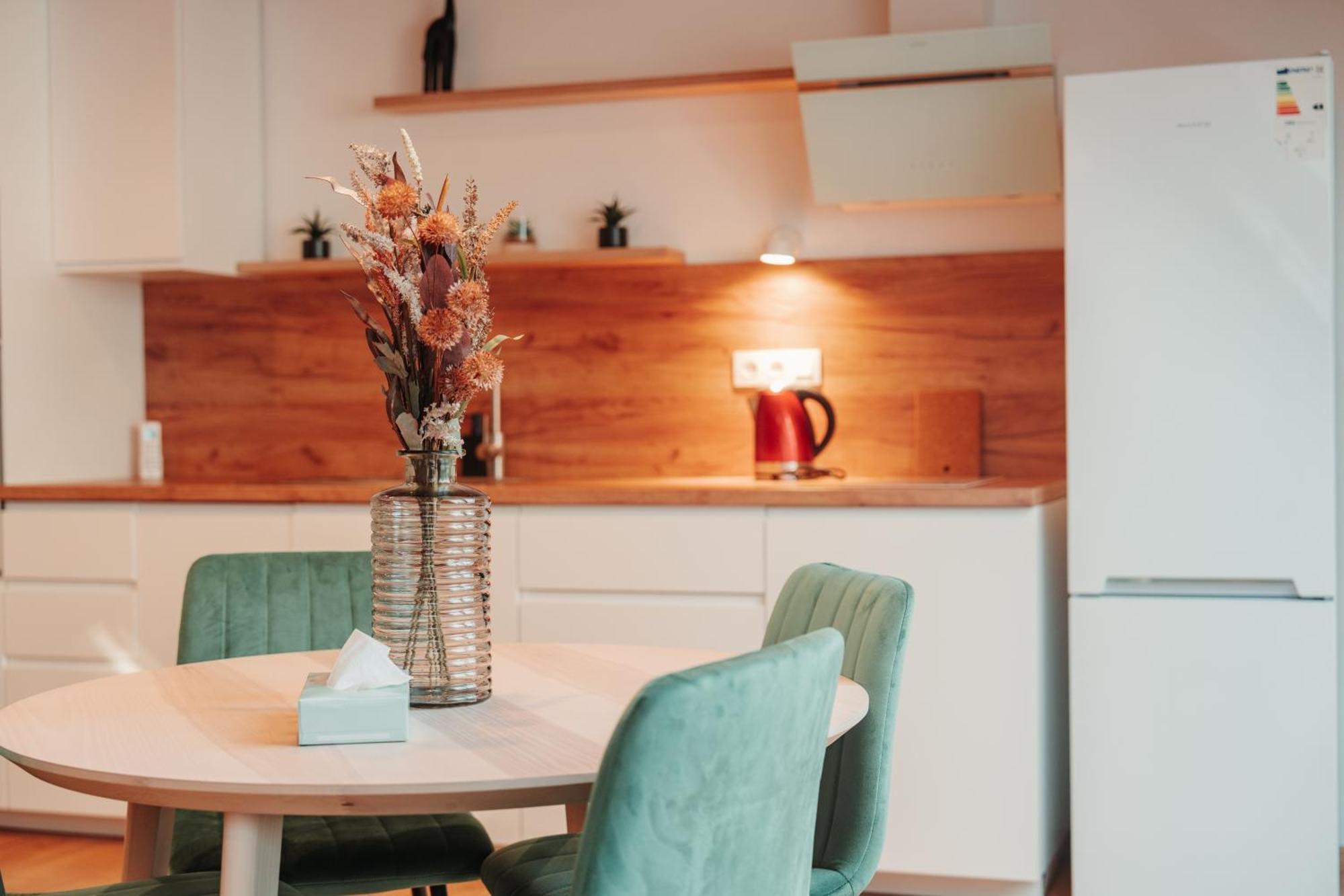Hviezdoslavova Apartments, Trnava Centre, Parking Available エクステリア 写真