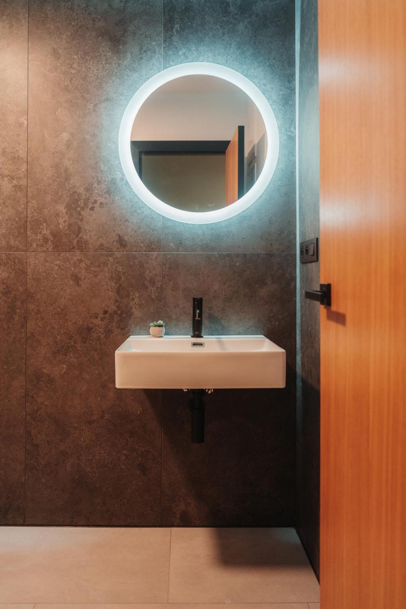Hviezdoslavova Apartments, Trnava Centre, Parking Available エクステリア 写真